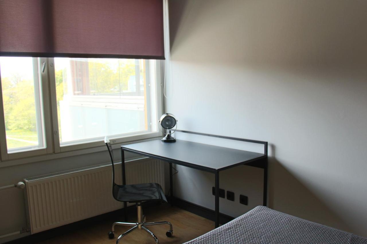 New Modern 4-Room Apartment With Big Balcony And Undeground Parking In Center Of טאלין מראה חיצוני תמונה