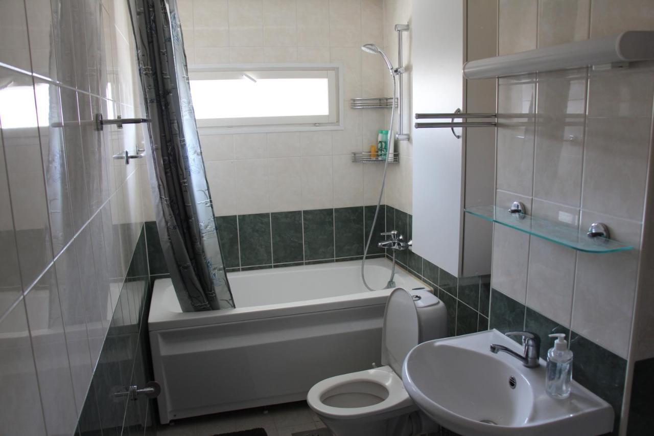 New Modern 4-Room Apartment With Big Balcony And Undeground Parking In Center Of טאלין מראה חיצוני תמונה