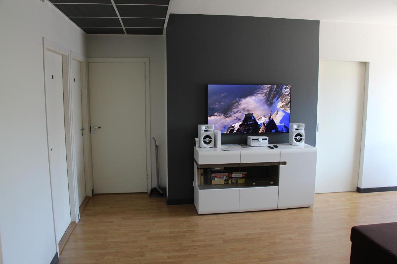 New Modern 4-Room Apartment With Big Balcony And Undeground Parking In Center Of טאלין מראה חיצוני תמונה