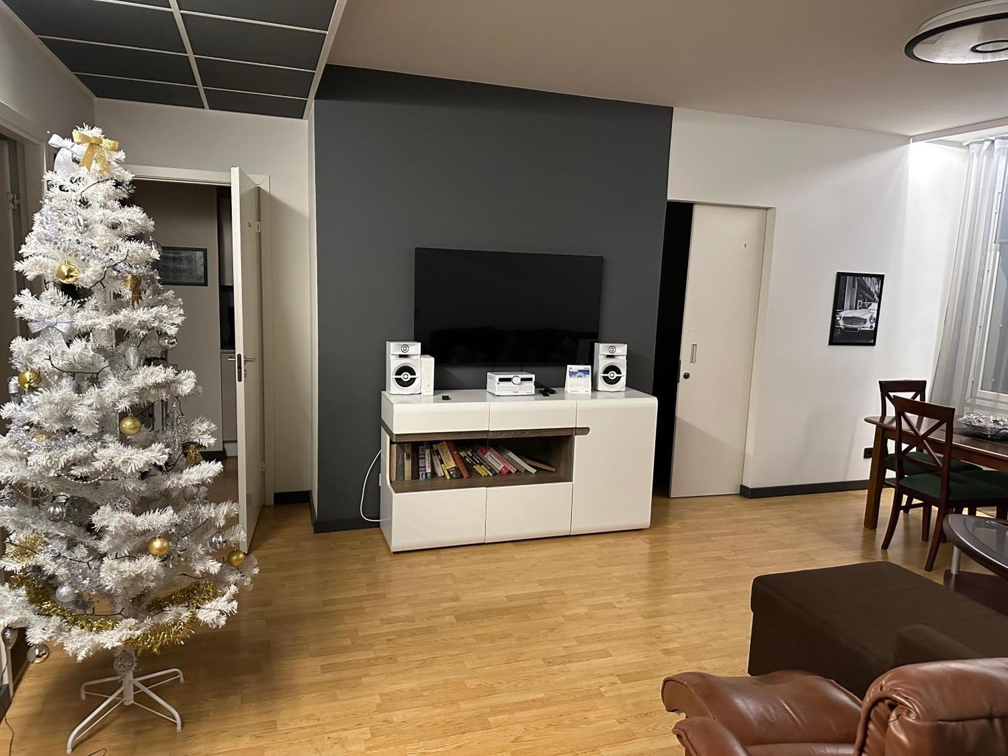 New Modern 4-Room Apartment With Big Balcony And Undeground Parking In Center Of טאלין מראה חיצוני תמונה